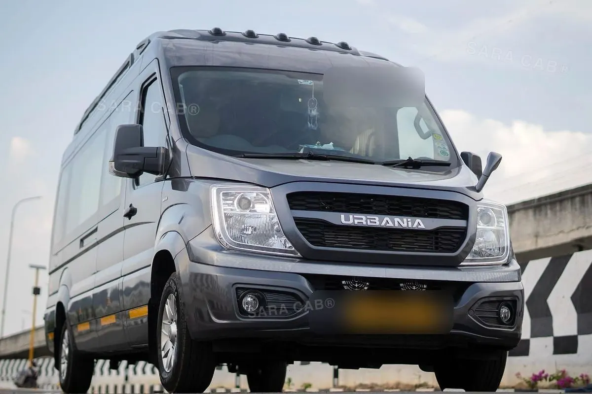 Force Urbania exterior, front three-quarter view